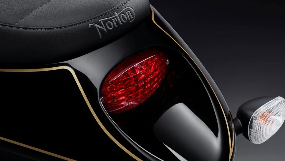 NORTON COMMANDO 961